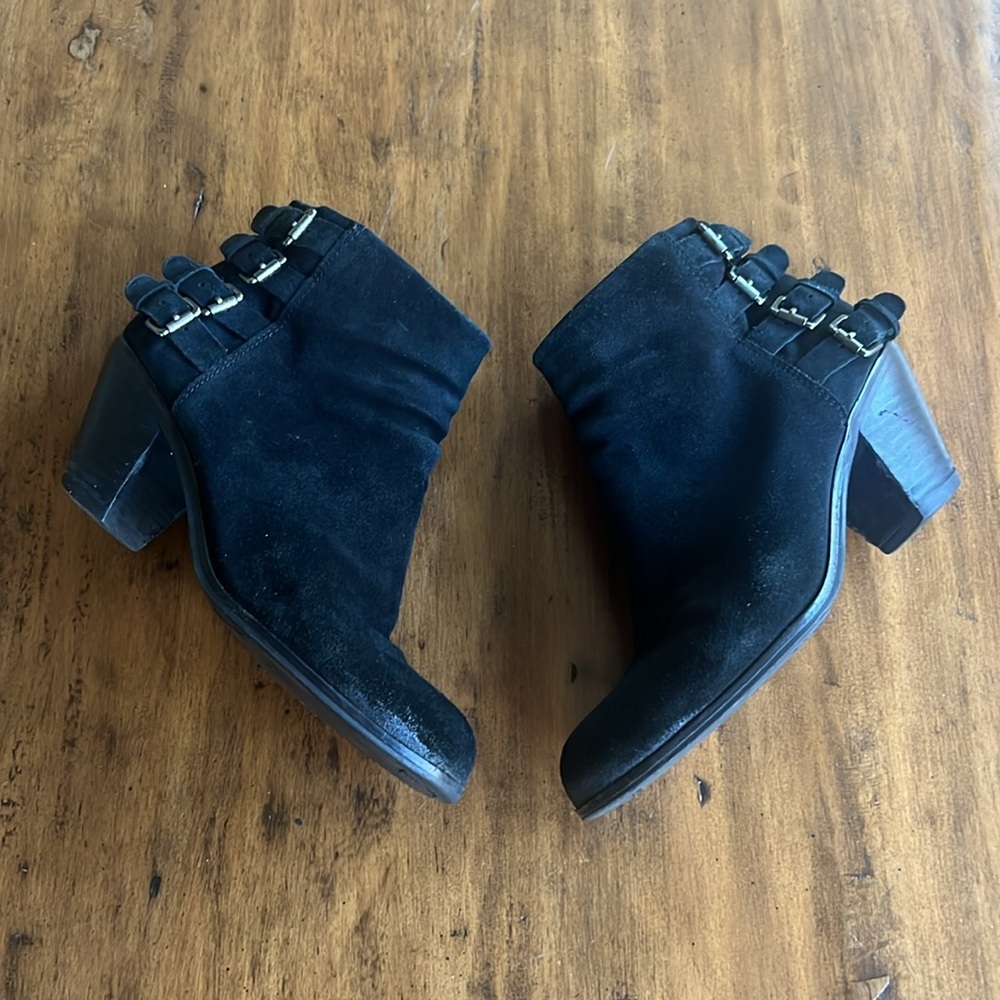 Sam Edelman Lucca Black Suede Ankle Boot With Silver Buckle Streps Detail Sz 9